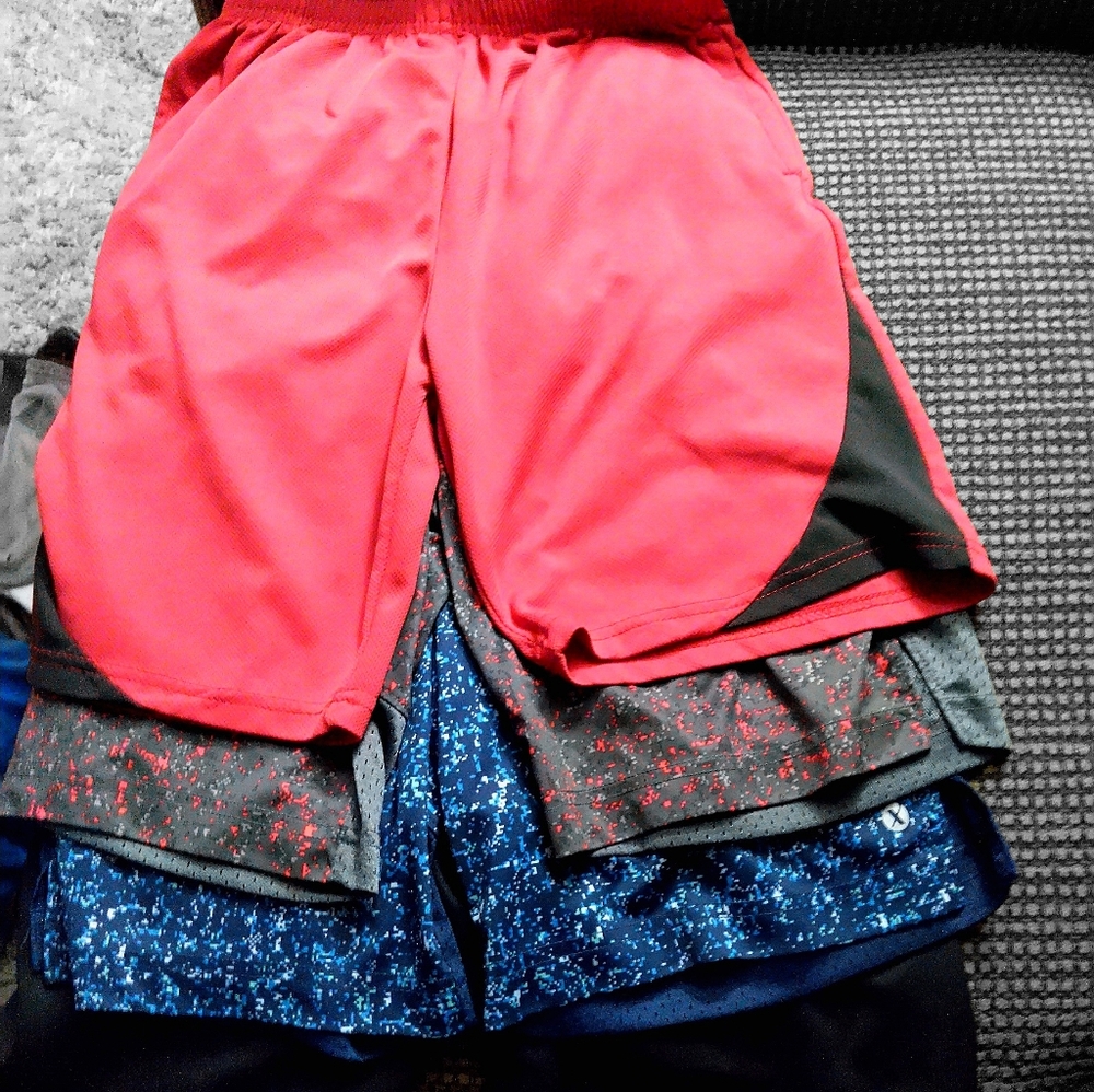 Set of 4 pairs of athletic shorts
